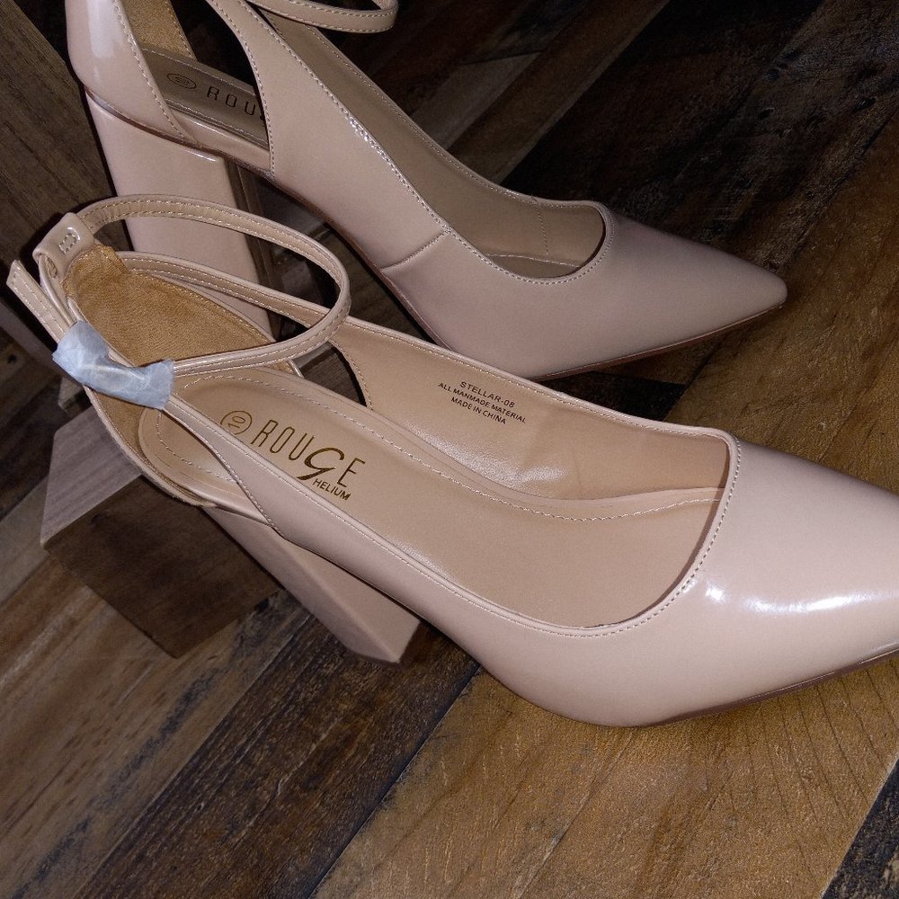 High Heels - Picture 4 of 12